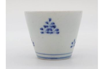 江戸期　古伊万里　染付　渦福　様々な用途に使える猪口4客セット(ススキ、竹、五葉若葉、そば猪口、蕎麦猪口、酒器、杯、盃、おちょこ、湯呑み、湯のみ、和食器)(R-083134)