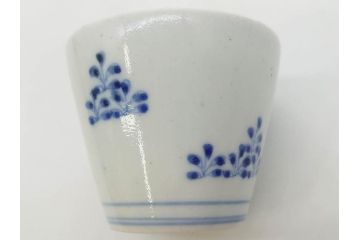 江戸期　古伊万里　染付　渦福　様々な用途に使える猪口4客セット(ススキ、竹、五葉若葉、そば猪口、蕎麦猪口、酒器、杯、盃、おちょこ、湯呑み、湯のみ、和食器)(R-083134)