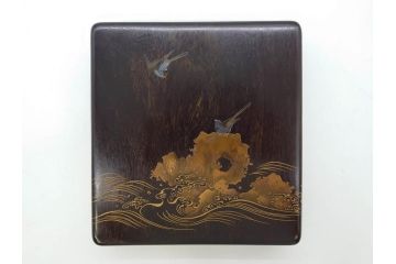 明治期　小川松民　晴川院法印　金銀蒔絵　波千鳥　豪華な蒔絵が素晴らしい!上品な雰囲気漂う硯箱(硯、水滴、水差し、漆器、漆芸、木製、書道具、共箱付き)(R-083136)