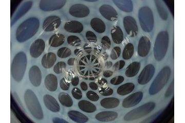 当時物　大正〜昭和初期　棗(なつめ)型　青縁　乳白水玉　柔らかな雰囲気を醸し出す氷コップ(なつめ形、吹きガラス、グラス、硝子、和ガラス)(R-083138)