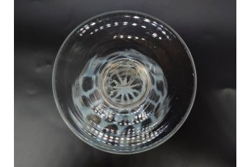 当時物　大正〜昭和初期　棗(なつめ)型　青縁　乳白水玉　柔らかな雰囲気を醸し出す氷コップ(なつめ形、吹きガラス、グラス、硝子、和ガラス)(R-083138)