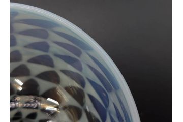 当時物　大正〜昭和初期　碗型　乳白　鱗文　エナメル脚　レトロな趣ある氷コップ(吹きガラス、グラス、硝子、和ガラス)(R-083139)