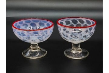 当時物　大正〜昭和初期　碗型　乳白水玉　赤縁　手作りの温かみを感じる氷コップ2点セット(吹きガラス、グラス、硝子、和ガラス)(R-083140)