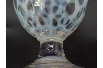 当時物　大正〜昭和初期　棗(なつめ)型　乳白水玉　優しい色合いに魅了される赤縁氷コップ2客セット(なつめ形、吹きガラス、硝子、グラス、和ガラス)(R-083141)