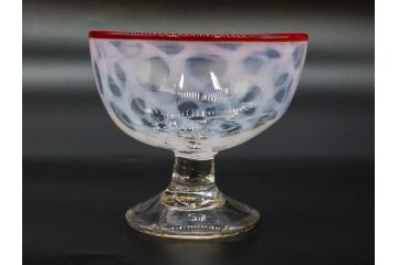 当時物　大正〜昭和初期　碗型　乳白水玉　赤縁　レトロモダンな雰囲気が魅力の氷コップ2客セット(吹きガラス、硝子、グラス、和ガラス)(R-083142)