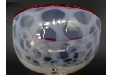 当時物　大正〜昭和初期　碗型　乳白水玉　赤縁　レトロモダンな雰囲気が魅力の氷コップ2客セット(吹きガラス、硝子、グラス、和ガラス)(R-083142)