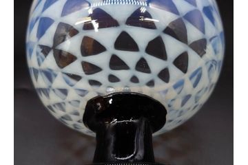 当時物　大正〜昭和初期　碗型　乳白　鱗文　エナメル脚　涼やかな佇まいの氷コップ(碗形、吹きガラス、グラス、硝子、和ガラス)(R-083144)