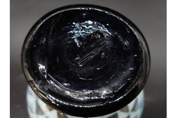 当時物　大正〜昭和初期　碗型　乳白　鱗文　エナメル脚　涼やかな佇まいの氷コップ(碗形、吹きガラス、グラス、硝子、和ガラス)(R-083144)
