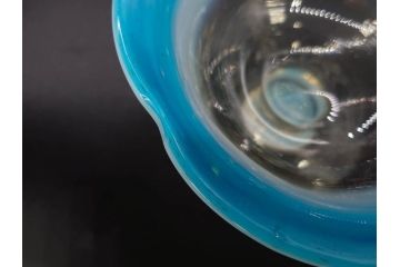 当時物　大正〜昭和初期　棗(なつめ)型　輪花　乳白ぼかし　赤縁　青縁　レトロな雰囲気漂う氷コップ3客セット(なつめ形、吹きガラス、硝子、グラス、和ガラス)(R-083145)