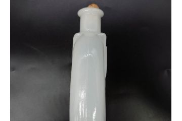 昭和初期〜中期　乳白　醤油差し　気品を感じるガラス瓶3点セット(醤油瓶、調味料入れ、ソース、一輪挿し、花器、花生、花入、花瓶、硝子、ビン)(R-083146)