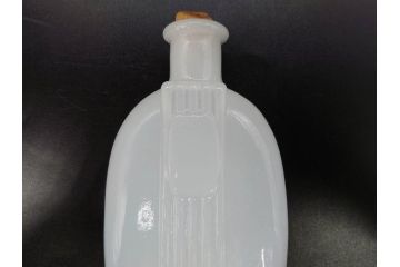 昭和初期〜中期　乳白　醤油差し　気品を感じるガラス瓶3点セット(醤油瓶、調味料入れ、ソース、一輪挿し、花器、花生、花入、花瓶、硝子、ビン)(R-083146)