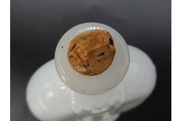昭和初期〜中期　乳白　醤油差し　気品を感じるガラス瓶3点セット(醤油瓶、調味料入れ、ソース、一輪挿し、花器、花生、花入、花瓶、硝子、ビン)(R-083146)