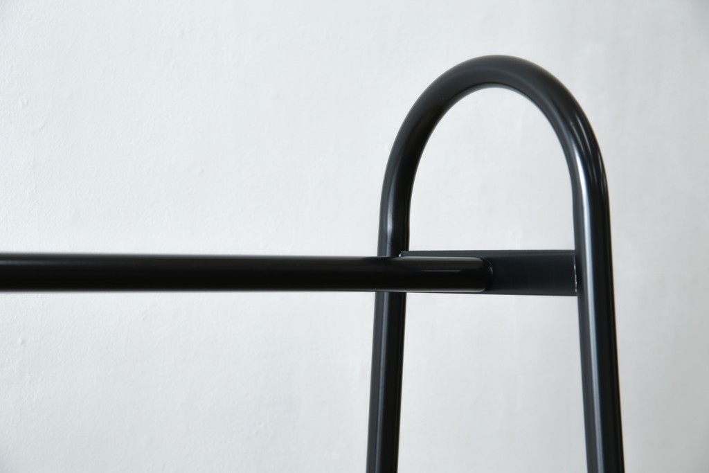 中古　美品　IDEE(イデー)　PAUL HANGER STAND(ポールハンガースタンド)　ナチュラル　シンプルで美しく暮らしに馴染むハンガーラック　(R-083148)