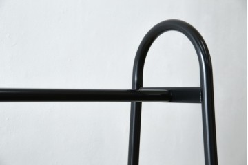 中古　美品　IDEE(イデー)　PAUL HANGER STAND(ポールハンガースタンド)　ナチュラル　シンプルで美しく暮らしに馴染むハンガーラック　(R-083148)