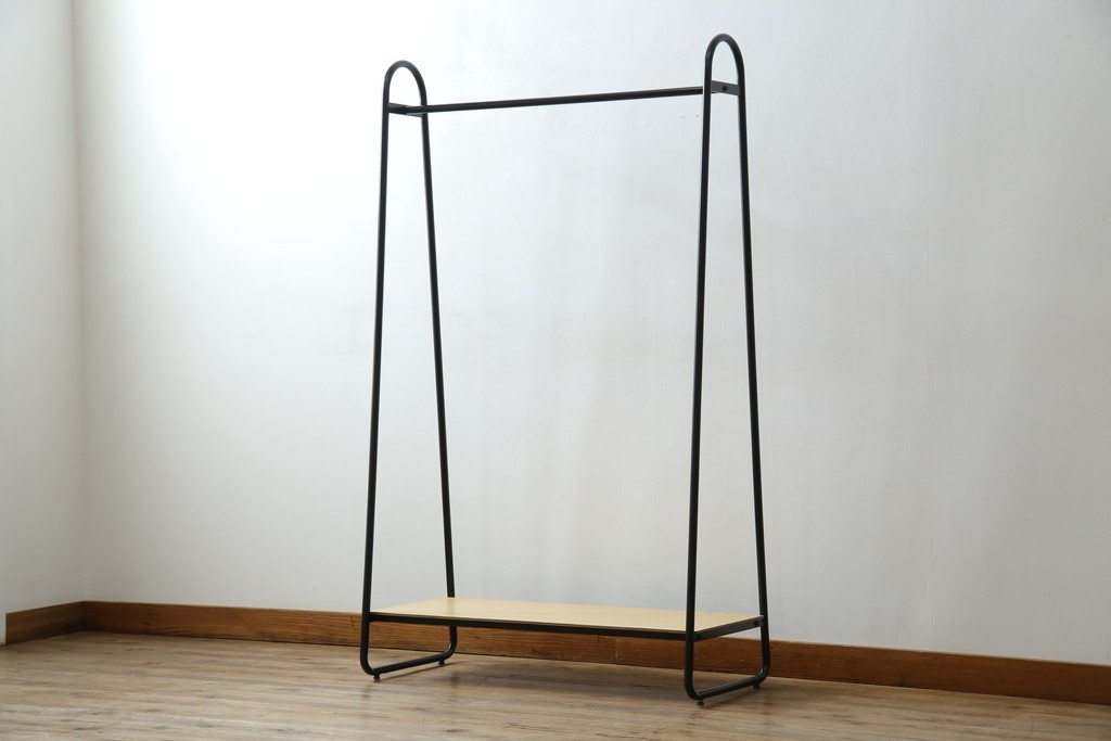 中古　美品　IDEE(イデー)　PAUL HANGER STAND(ポールハンガースタンド)　ナチュラル　シンプルで美しく暮らしに馴染むハンガーラック　(R-083148)