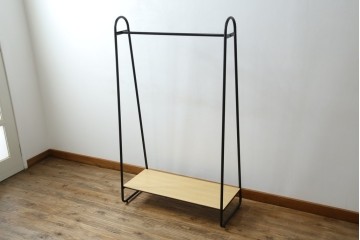 中古　美品　IDEE(イデー)　PAUL HANGER STAND(ポールハンガースタンド)　ナチュラル　シンプルで美しく暮らしに馴染むハンガーラック　(R-083148)