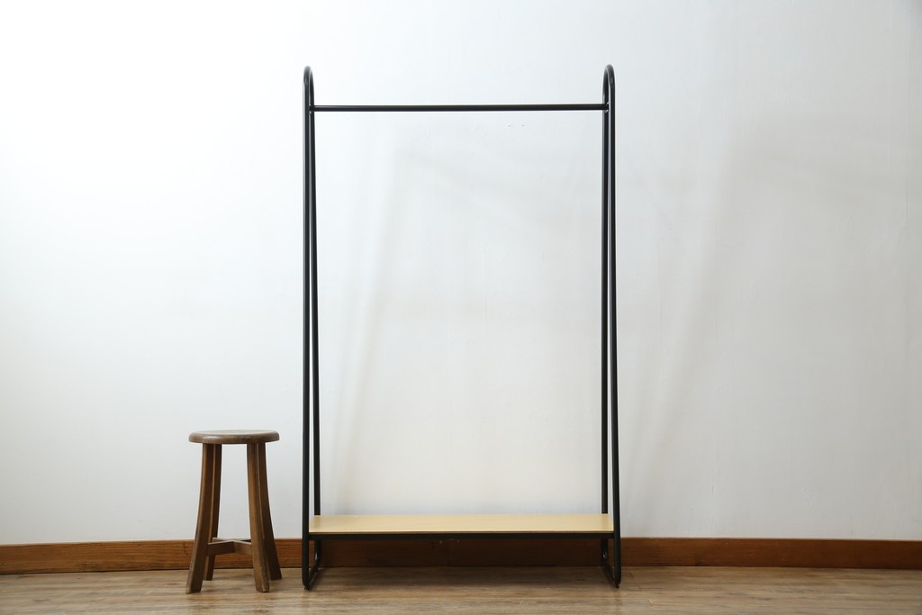 中古　美品　IDEE(イデー)　PAUL HANGER STAND(ポールハンガースタンド)　ナチュラル　シンプルで美しく暮らしに馴染むハンガーラック　(R-083148)