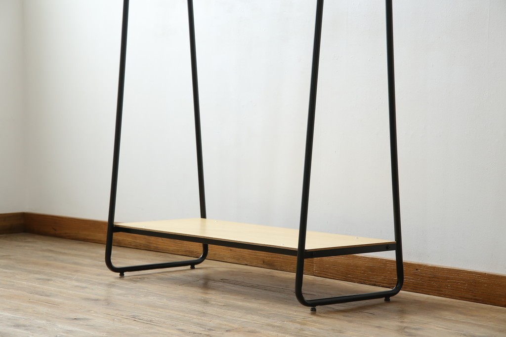 中古　美品　IDEE(イデー)　PAUL HANGER STAND(ポールハンガースタンド)　ナチュラル　シンプルで美しく暮らしに馴染むハンガーラック　(R-083148)