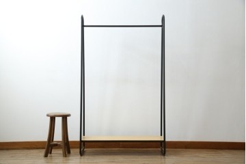 中古　美品　IDEE(イデー)　PAUL HANGER STAND(ポールハンガースタンド)　ナチュラル　シンプルで美しく暮らしに馴染むハンガーラック　(R-083148)