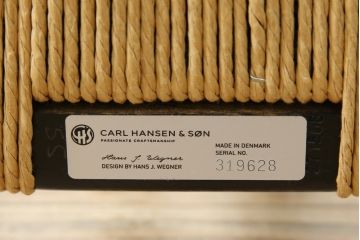 中古　超美品　北欧家具　老舗家具メーカー CARL HANSEN & SON(カール・ハンセン&サン)　ハンス J. ウェグナー(HANS J. WEGNER)デザイン　CH24　オーク材　　本革(レザー)クッション付き　特徴的なラインを描く美しいフォルムのYチェア(ワイチェア、ダイニングチェア、アームチェア、イス、椅子)(定価約17万円)(R-083149)