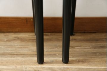 中古　超美品　北欧家具　老舗家具メーカー CARL HANSEN & SON(カール・ハンセン&サン)　ハンス J. ウェグナー(HANS J. WEGNER)デザイン　CH24　ビーチ材　本革(レザー)クッション付き　特徴的なラインを描く美しいフォルムのYチェア2脚セット(ワイチェア、ダイニングチェア、アームチェア、イス、椅子、バラ売り可能)(定価約27万円)(R-083150)