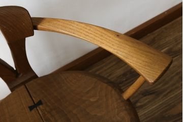 中古　美品　激レア　一点物!!　出展作品の可能性あり!!　木工作家　吉野崇裕　鉋跡仕上げ　美しい木目と力強い構造美が融合した唯一無二のアートチェア(ZEN チェア)(椅子、イス、アームチェア)(R-083151)