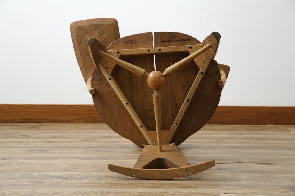 中古　美品　激レア　一点物!!　出展作品の可能性あり!!　木工作家　吉野崇裕　鉋跡仕上げ　美しい木目と力強い構造美が融合した唯一無二のアートチェア(ZEN チェア)　(R-083151)
