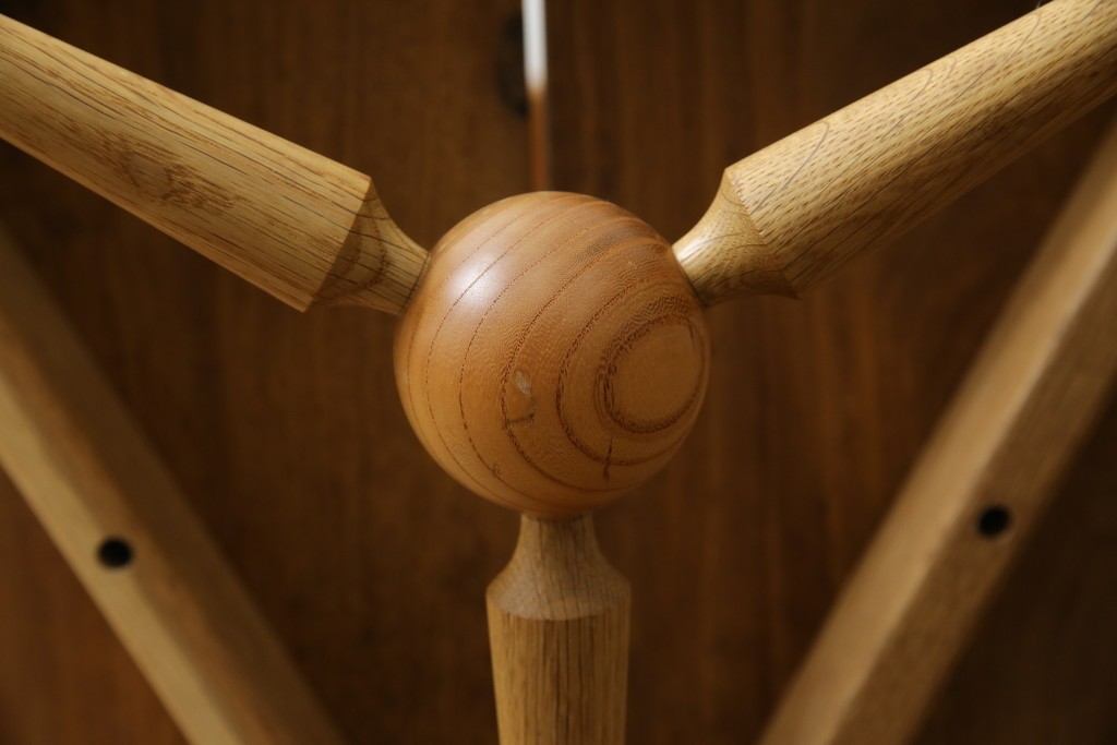 中古　美品　激レア　一点物!!　出展作品の可能性あり!!　木工作家　吉野崇裕　鉋跡仕上げ　美しい木目と力強い構造美が融合した唯一無二のアートチェア(ZEN チェア)　(R-083151)