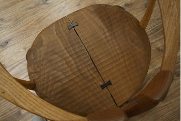 中古　美品　激レア　一点物!!　出展作品の可能性あり!!　木工作家　吉野崇裕　鉋跡仕上げ　美しい木目と力強い構造美が融合した唯一無二のアートチェア(ZEN チェア)　(R-083151)