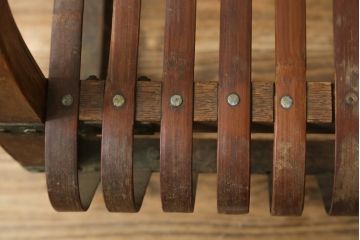 和製ビンテージ　激レア!　補強金具付き　竹興社　城所右文次　EMPRESS BAMBOO　PAT.NO.9520　サイン入り　滑らかな曲線のデザインが美しさと癒しを両立する博物館クラスのバンブーチェア(アームチェア、安楽椅子、イス、椅子、ヴィンテージ)(R-083153)