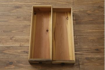 和製アンティーク　希少!!　前面黒柿材　上質な麒麟(キリン)と牡丹の錠前金具　特注　二段重ねの相馬箪笥(仙台箪笥、時代箪笥、和たんす、衣装箪笥、引き出し、チェスト、バラ売り可能)(R-083154)