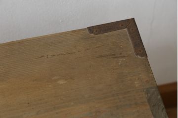 和製アンティーク　希少!!　前面黒柿材　上質な麒麟(キリン)と牡丹の錠前金具　特注　二段重ねの相馬箪笥(仙台箪笥、時代箪笥、和たんす、衣装箪笥、引き出し、チェスト、バラ売り可能)(R-083154)