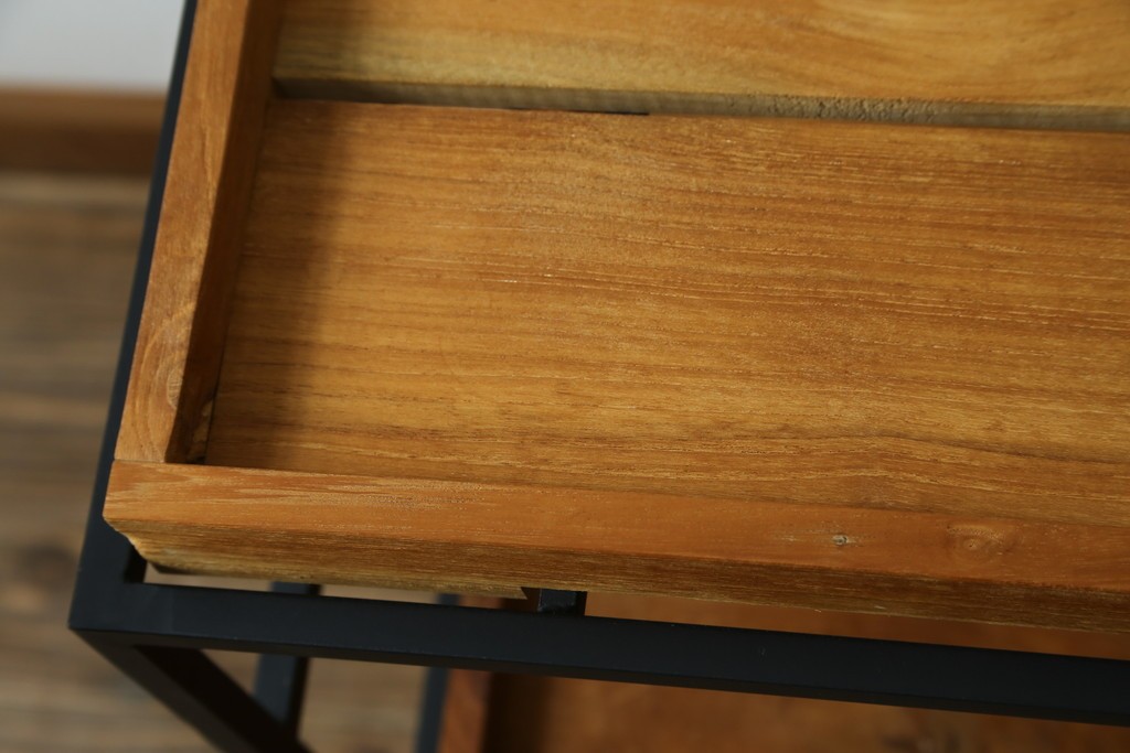 中古　美品　IDEE(イデー)　JATI TUA SHELF(ジャティ  トゥア シェルフ)　Mサイズ　オシャレデザインの空間に心地よく馴染むシェルフ　定価約12万円　(R-083157)