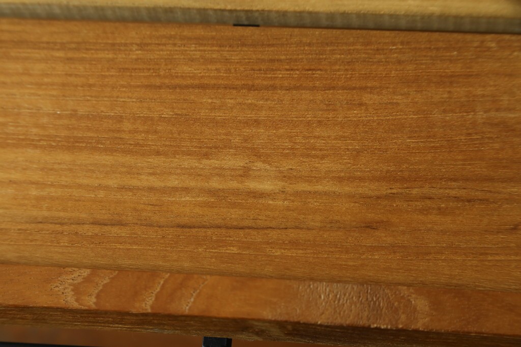 中古　美品　IDEE(イデー)　JATI TUA SHELF(ジャティ  トゥア シェルフ)　Mサイズ　オシャレデザインの空間に心地よく馴染むシェルフ　定価約12万円　(R-083157)