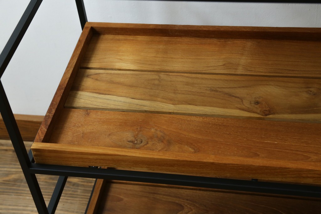 中古　美品　IDEE(イデー)　JATI TUA SHELF(ジャティ  トゥア シェルフ)　Mサイズ　オシャレデザインの空間に心地よく馴染むシェルフ　定価約12万円　(R-083157)