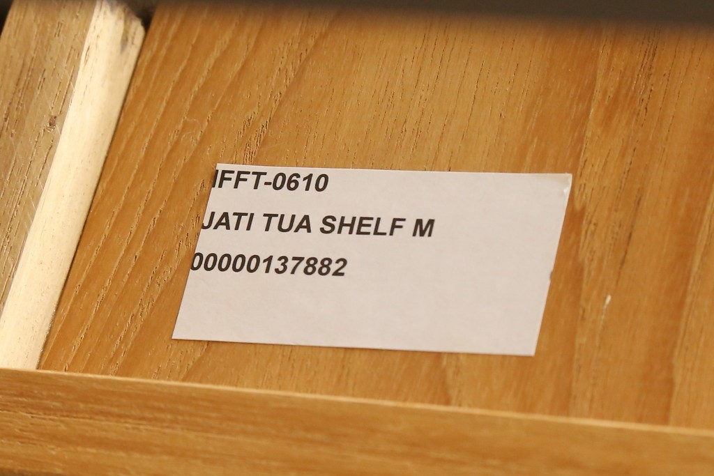中古　美品　IDEE(イデー)　JATI TUA SHELF(ジャティ  トゥア シェルフ)　Mサイズ　オシャレデザインの空間に心地よく馴染むシェルフ　定価約12万円　(R-083157)