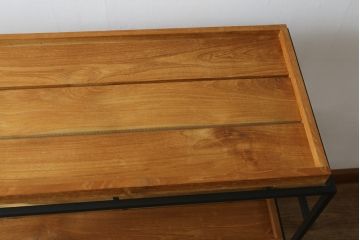 中古　美品　IDEE(イデー)　JATI TUA SHELF(ジャティ  トゥア シェルフ)　Mサイズ　オシャレデザインの空間に心地よく馴染むシェルフ(オープンシェルフ、オープンラック、ディスプレイラック、陳列棚)(定価約12万円)(R-083157)