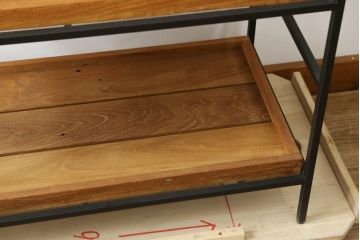 中古　美品　IDEE(イデー)　JATI TUA SHELF(ジャティ  トゥア シェルフ)　Mサイズ　オシャレデザインの空間に心地よく馴染むシェルフ(オープンシェルフ、オープンラック、ディスプレイラック、陳列棚)(定価約12万円)(R-083157)