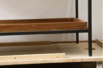 中古　美品　IDEE(イデー)　JATI TUA SHELF(ジャティ  トゥア シェルフ)　Mサイズ　オシャレデザインの空間に心地よく馴染むシェルフ(オープンシェルフ、オープンラック、ディスプレイラック、陳列棚)(定価約12万円)(R-083157)
