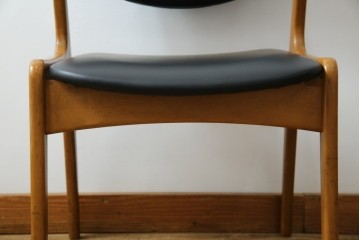 和製ビンテージ　九州　高級日田家具　アサヒ木工(アサヒファニチャー)　ビーチ材　合皮　北欧デザインがおしゃれ!!座り心地と美しさを兼ね備えたアームレスチェア(ダイニングチェア、イス、椅子、ヴィンテージ)(R-083158)