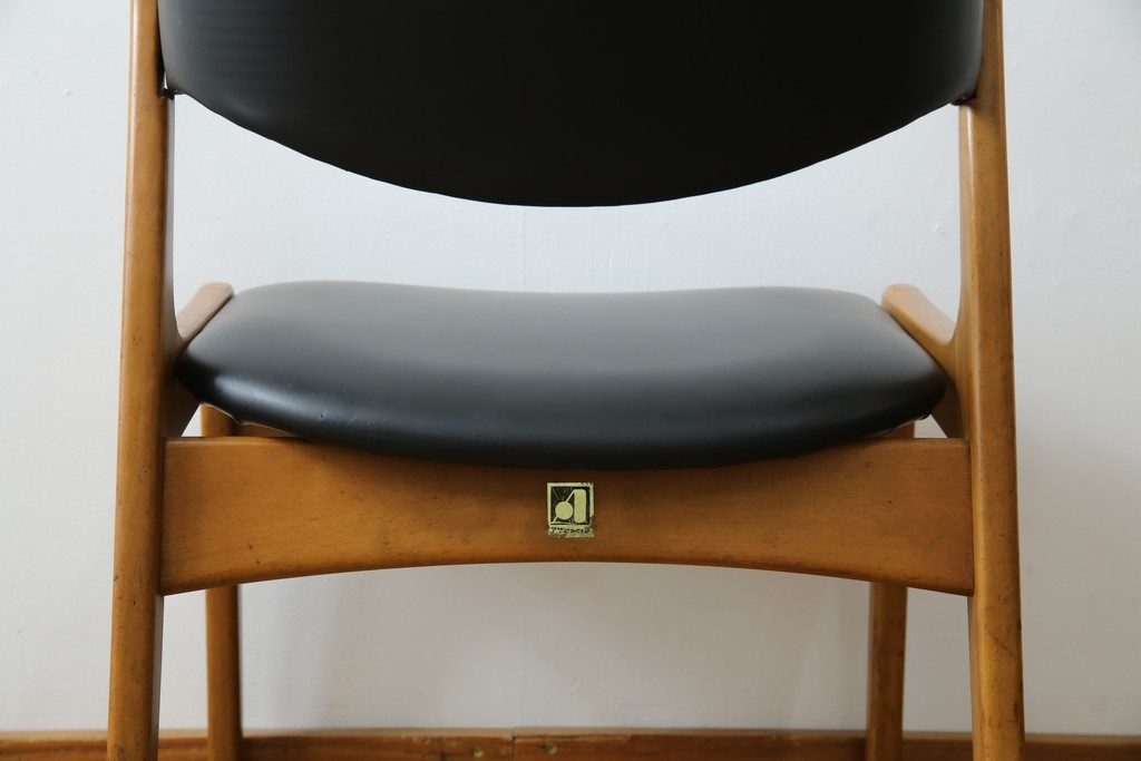 和製ビンテージ　九州　高級日田家具　アサヒ木工(アサヒファニチャー)　ビーチ材　合皮　北欧デザインがおしゃれ!!座り心地と美しさを兼ね備えたアームレスチェア(ダイニングチェア、イス、椅子、ヴィンテージ)(R-083158)