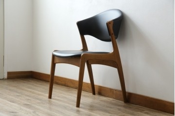 和製ビンテージ　九州　高級日田家具　アサヒ木工(アサヒファニチャー)　ビーチ材　合皮　北欧デザインがおしゃれ!!座り心地と美しさを兼ね備えたアームレスチェア(ダイニングチェア、イス、椅子、ヴィンテージ)(R-083158)