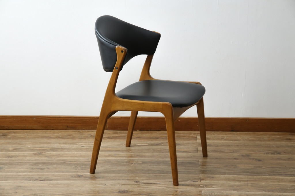 和製ビンテージ　九州　高級日田家具　アサヒ木工(アサヒファニチャー)　ビーチ材　合皮　北欧デザインがおしゃれ!!座り心地と美しさを兼ね備えたアームレスチェア(ダイニングチェア、イス、椅子、ヴィンテージ)(R-083158)