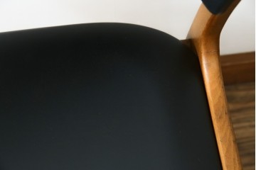 和製ビンテージ　九州　高級日田家具　アサヒ木工(アサヒファニチャー)　ビーチ材　合皮　北欧デザインがおしゃれ!!座り心地と美しさを兼ね備えたアームレスチェア(ダイニングチェア、イス、椅子、ヴィンテージ)(R-083158)