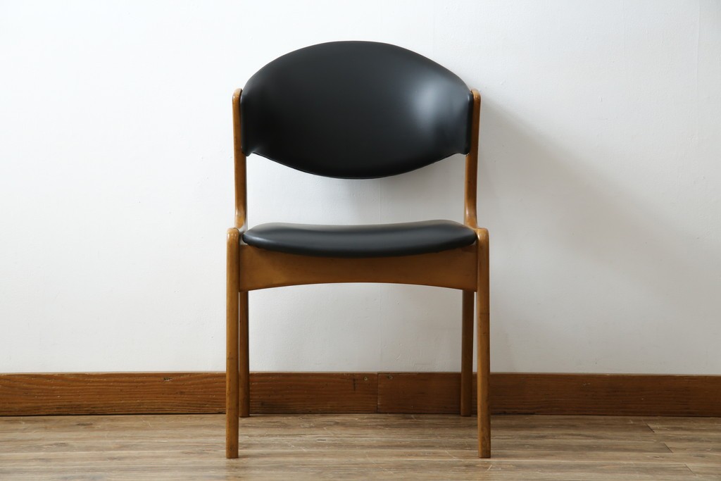 和製ビンテージ　九州　高級日田家具　アサヒ木工(アサヒファニチャー)　ビーチ材　合皮　北欧デザインがおしゃれ!!座り心地と美しさを兼ね備えたアームレスチェア(ダイニングチェア、イス、椅子、ヴィンテージ)(R-083158)