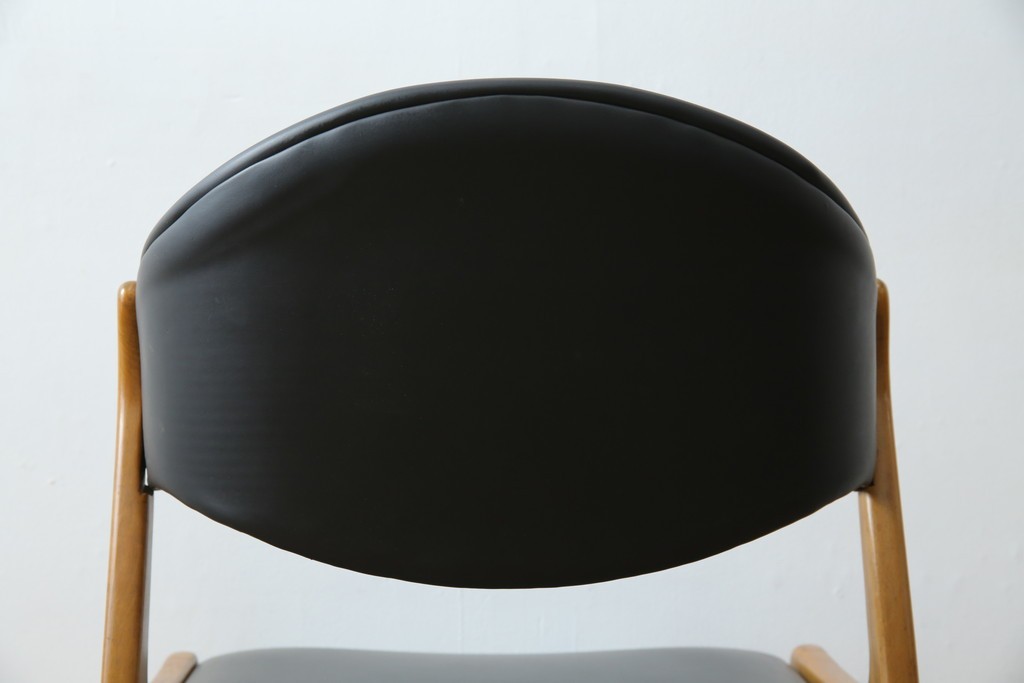 和製ビンテージ　九州　高級日田家具　アサヒ木工(アサヒファニチャー)　ビーチ材　合皮　北欧デザインがおしゃれ!!座り心地と美しさを兼ね備えたアームレスチェア(ダイニングチェア、イス、椅子、ヴィンテージ)(R-083158)