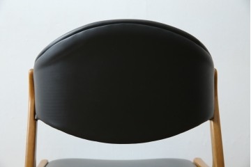 和製ビンテージ　九州　高級日田家具　アサヒ木工(アサヒファニチャー)　ビーチ材　合皮　北欧デザインがおしゃれ!!座り心地と美しさを兼ね備えたアームレスチェア(ダイニングチェア、イス、椅子、ヴィンテージ)(R-083158)