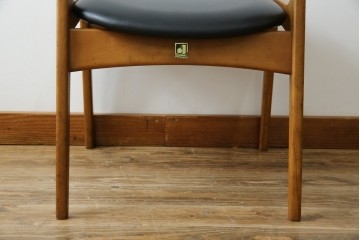 和製ビンテージ　九州　高級日田家具　アサヒ木工(アサヒファニチャー)　ビーチ材　合皮　北欧デザインがおしゃれ!!座り心地と美しさを兼ね備えたアームレスチェア(ダイニングチェア、イス、椅子、ヴィンテージ)(R-083158)