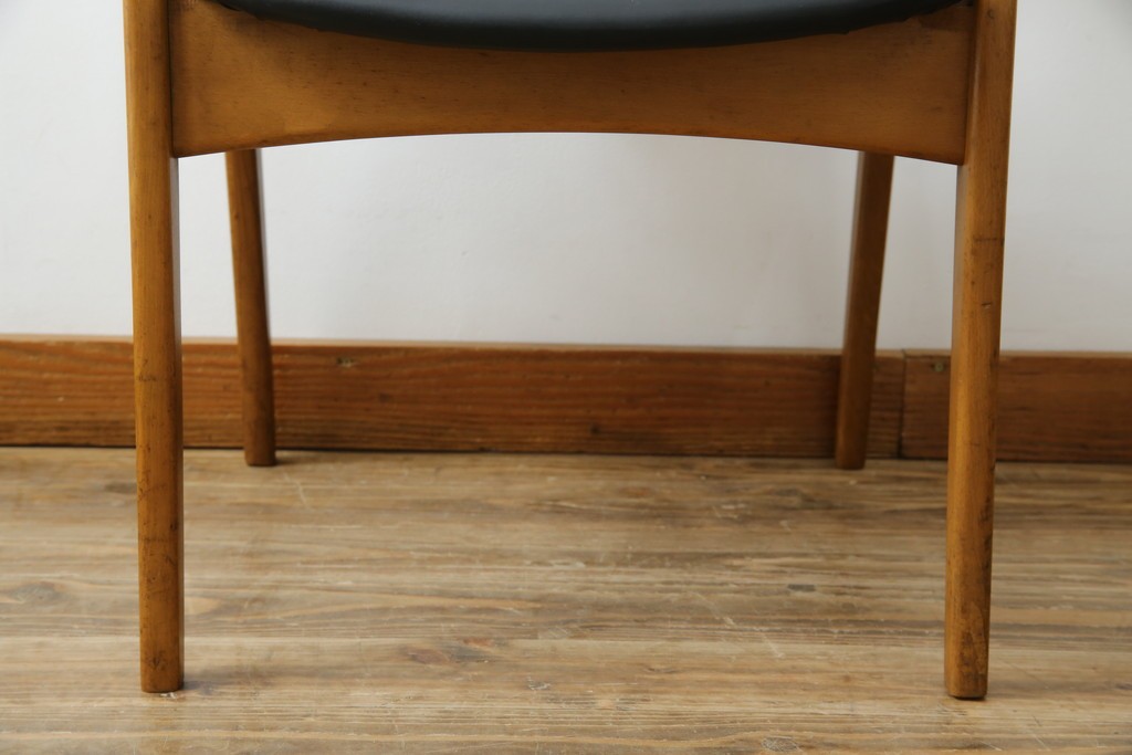 和製ビンテージ　九州　高級日田家具　アサヒ木工(アサヒファニチャー)　ビーチ材　合皮　北欧デザインがおしゃれ!!座り心地と美しさを兼ね備えたアームレスチェア(ダイニングチェア、イス、椅子、ヴィンテージ)(R-083158)