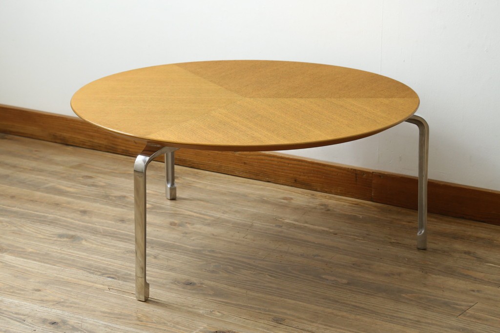 中古　超美品!!　IDEE(イデー)　長大作デザイン　YABANE LOW TABLE ROUND(矢羽ローテーブル/円)　矢羽　杢目の接ぎを活かしたデザインが印象的なローテーブル　定価約30万円　(R-083159)